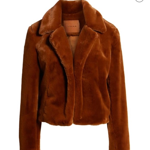 Cropped Faux Fut Jacket - Picture 4 of 6